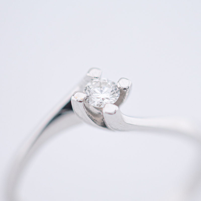 dettaglio anello Anello Gioiello Oro 750‰ Diamante Comete Gioielli ANB 2035