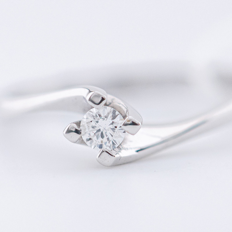 dettaglio pietra Anello Gioiello Oro 750‰ Diamante Comete Gioielli ANB 2035