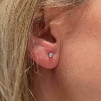 indosso Orecchini Gioiello Punto Luce Oro Diamanti Gioielleria Sanetti ORGS046