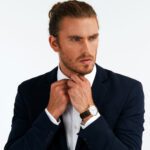 ragazzo indossa Orologio Sunray Pelle Gold Rosé Philip Watch R8251180020