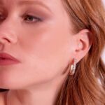 orecchini ovali con cubic zirconia quadrate taglio princess wsbz02264wr indosso