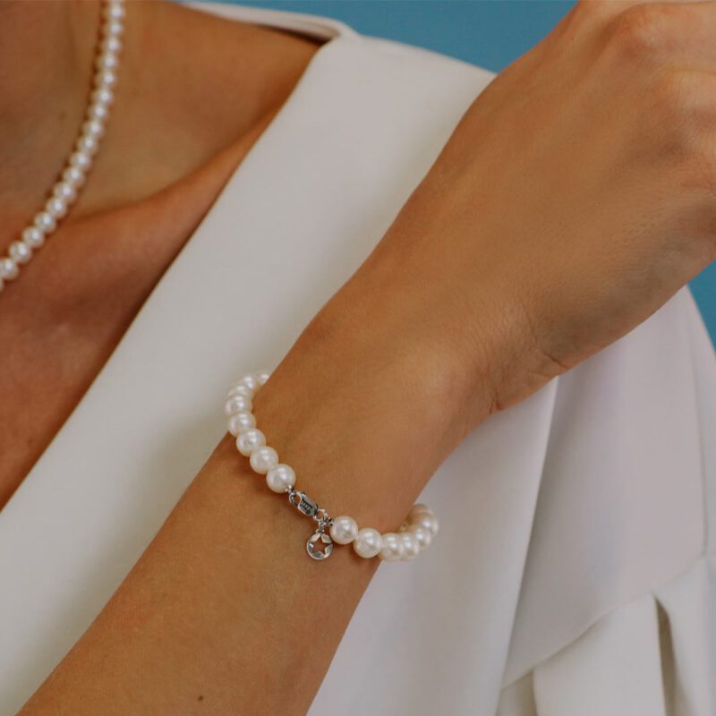 bracciale comete perle oro 750 brq 111 indosso chiusura