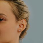 orecchini lobo comete momenti oro diamanti orb 1007 indosso