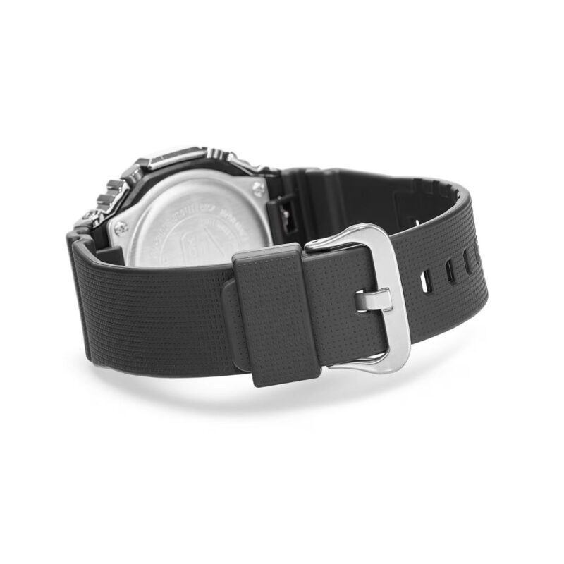 orologio-casio-g-shock-metallizzato-cinturino-blu-gm-2100-1aer-dettaglio-cinturino orologio casio g-shock metallizzato cinturino blu gm-2100-1aer dettaglio cinturino