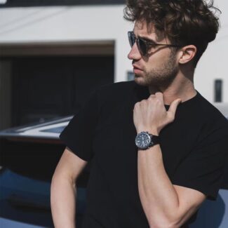 orologio solo tempo casio edifice ecb-40p-1aef indosso