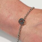 Bracciale John Richmond Broken Heart Bronzo dettaglio indosso