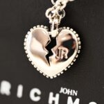 Collana John Richmond Broken Heart Bronzo dettaglio retro ciondolo