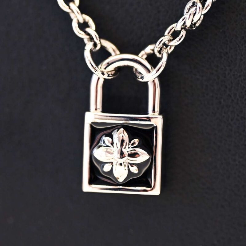 collana-john-richmond-lock-bronzo-jrlp01bw-dettaglio collana john richmond lock bronzo jrlp01bw dettaglio