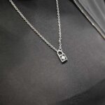 collana john richmond lock bronzo jrlp01bw indosso