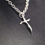 collana john richmond thorns bronzo jrtp03bw dettaglio indosso