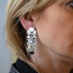 orecchini breil hexagonia acciaio tj3635 indosso