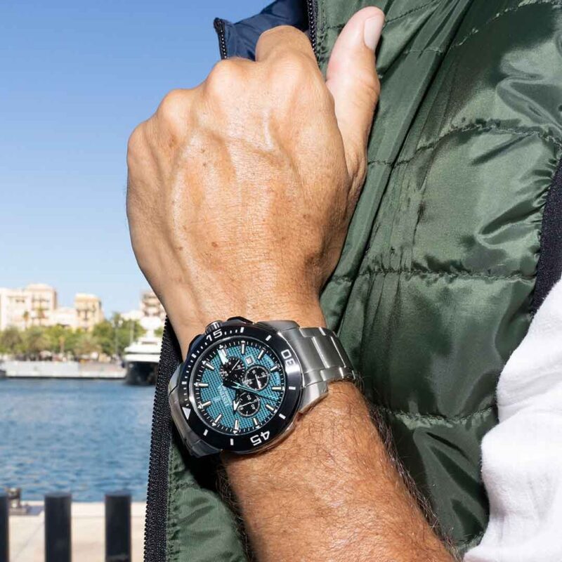 orologio cronografo festina chrono bike verde acqua f20641/3 indosso 2