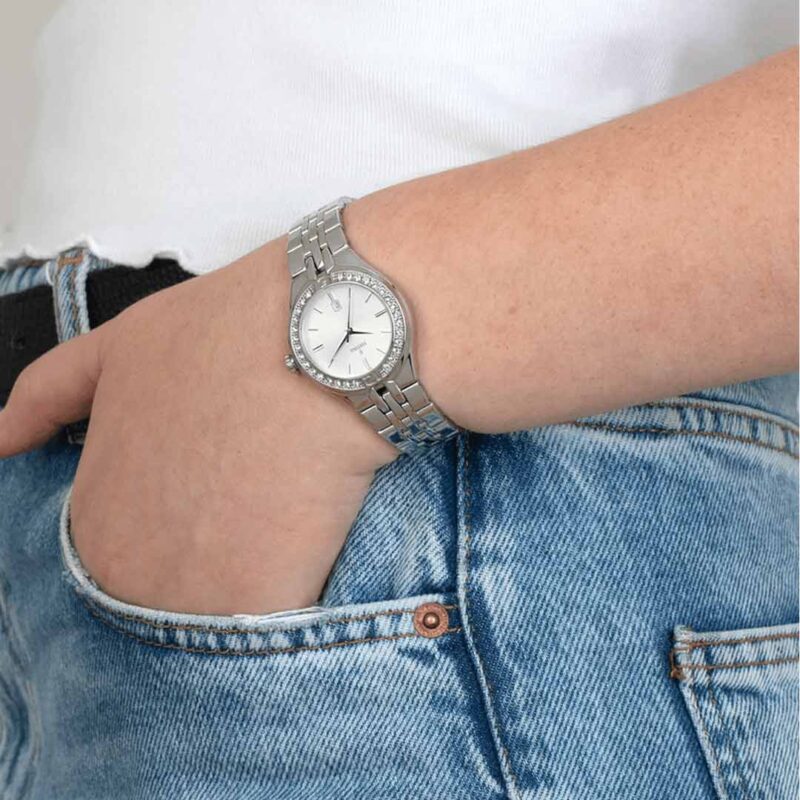 orologio solo tempo festina mademoiselle argento f16867/1 dettaglio indosso