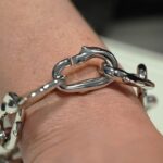 bracciale john richmond thorns bronzo jrtc13bw dettaglio indosso