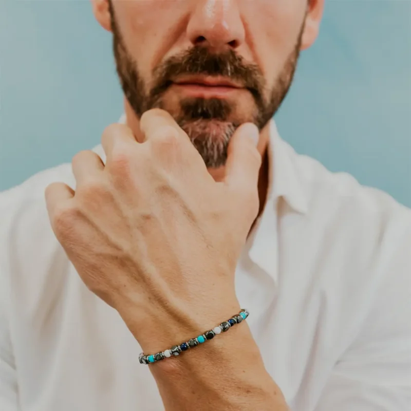 bracciale-comete-acciaio-agata-blu-aulite-bianca-turchese-ematite-ubr-1199-indosso bracciale comete acciaio agata blu aulite bianca turchese ematite ubr 1199 indosso