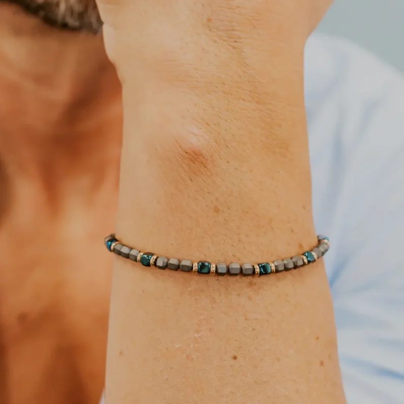 bracciale-comete-acciaio-ematite-pvd-blu-rose-ubr-1225-indosso bracciale comete acciaio ematite pvd blu rose ubr 1225 indosso