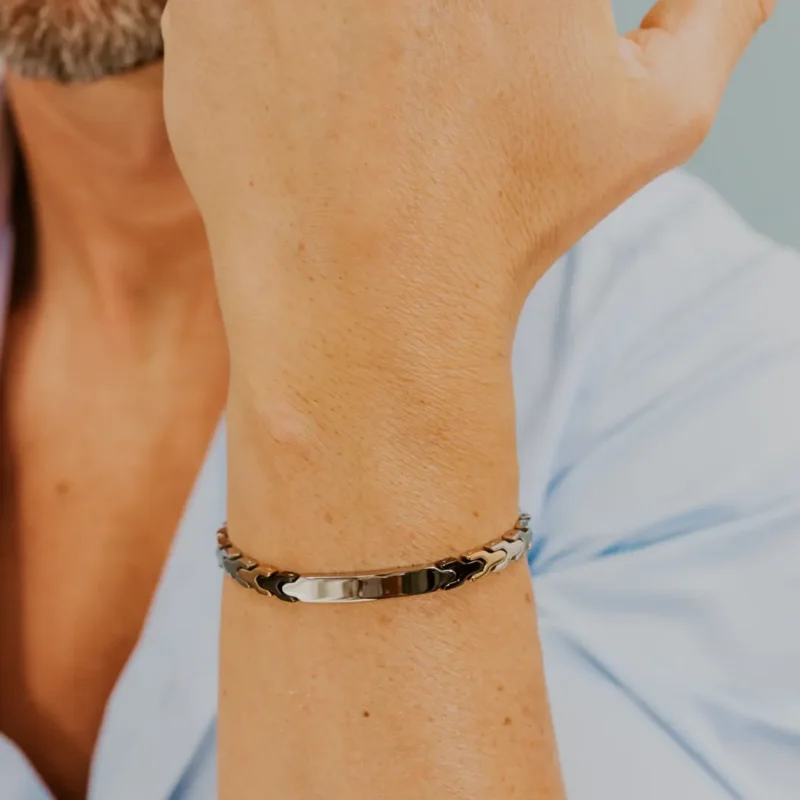 bracciale comete acciaio pvd nero rose ubr 1228 indosso