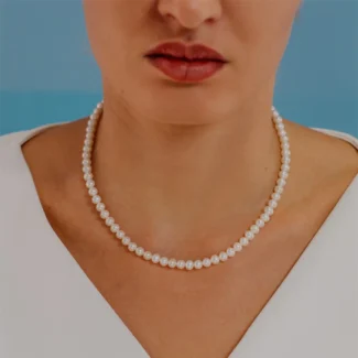 collana comete filo perle acquadolce oro 18k fwq 104 indosso