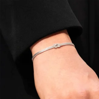 Bracciale Amen Nodo d'Amore Argento 925 BRNOAMBB16 indosso