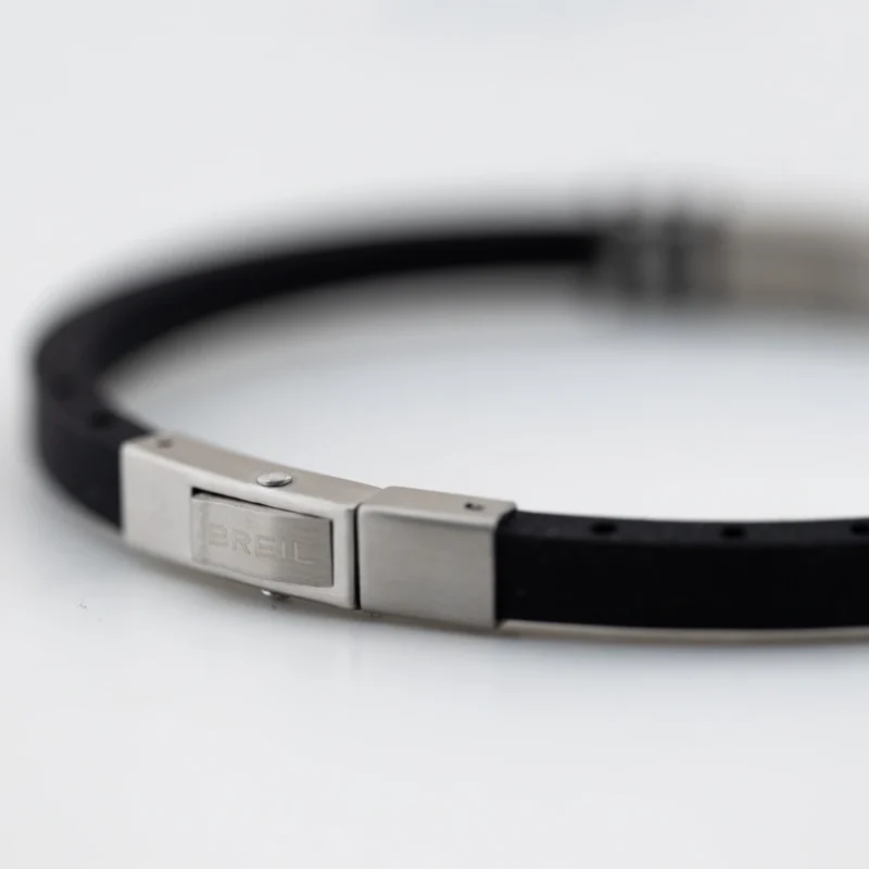 bracciale breil light cuff wild acciaio e silicone nero tj3819 dettaglio