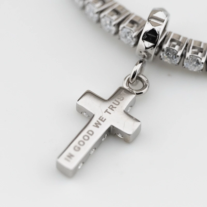 bracciale-john-richmond-tennis-titanio-diamanti-lab-bianchi-croce-jrtw01ww-dettaglio Bracciale John RichmondTennis Titanio Diamanti Lab Bianchi Croce JRTW01WW dettaglio