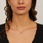 Collana Amen Mini Doppia Croce con Zirconi Bianchi e Rubino Argento 925 CLCRREBBRZ3 indosso