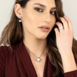 Collana Amen Mio Cuore con Cordino Nero Argento 925 CLCOCUBONB3 indosso