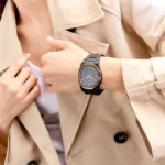 Orologio D1 Milano Polycarbon Gold Mesh D1-PCBU14 indosso donna