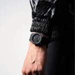 Orologio D1 Milano Polycarbon Poly Carbonium D1-PCBJCR indosso uomo