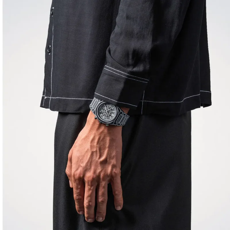 orologio-d1-milano-polychrono-black-sketch-d1-phbj14-indosso-uomo Orologio D1 Milano Polychrono Black Sketch D1-PHBJ14 indosso uomo