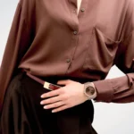 Orologio D1 Milano Ultra Thin Chocolate D1-UTBJ10 indosso donna