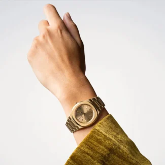 Orologio D1 Milano Ultra-Thin Gold Mellow D1-UHBL02 indosso