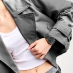 Orologio D1 Milano Ultra Thin Re_Gun D1-UTBJ41 indosso donna