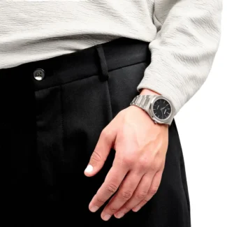 Orologio D1 Milano Ultra Thin Re_Silver D1-UTBJ40 indosso uomo