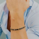 Bracciale Comete Uomo Acciaio Ceramica e Zirconi Neri UBR 1250 indosso