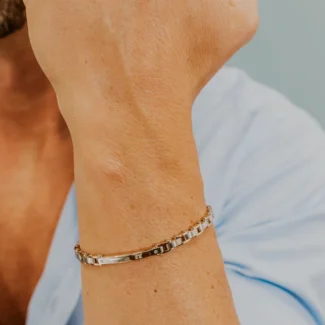 Bracciale Comete Uomo Acciaio Zirconi Bianchi e PVD Rosè UBR 1238 indosso