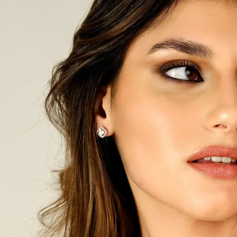 orecchini-amen-lady-con-morganite-taglio-radiant-argento-925-equabbmoz-indosso Orecchini Amen Lady con Morganite Taglio Radiant Argento 925 EQUABBMOZ indosso