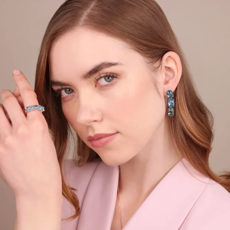 Orecchini Pendenti Bronzallure Trilogy Prisma Gem Taglio Mosaico Azzurro WSBZ02292.PAR-BL indosso