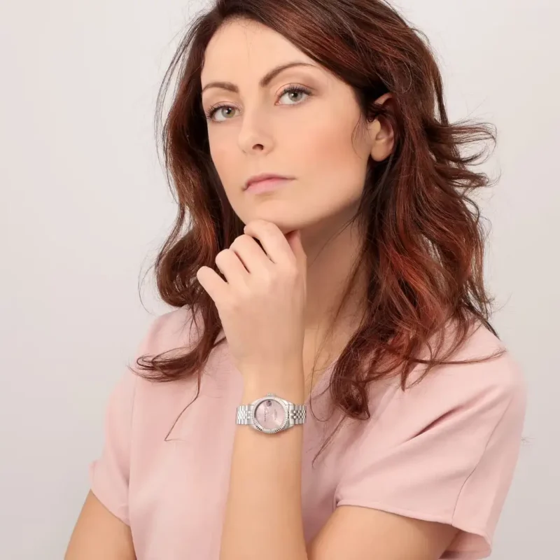 Orologio Solo Tempo Philip Watch Caribe Urban 31mm R8253597599 indosso