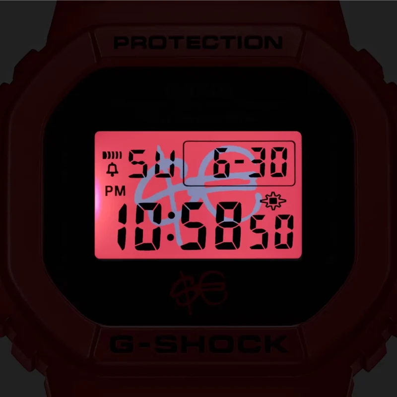 orologio-casio-g-shock-x-sfera-ebbasta-digitale-rosso-dw-5600sfe25-4er-schermo Orologio Casio G-Shock x Sfera Ebbasta Digitale Rosso DW-5600SFE25-4ER schermo